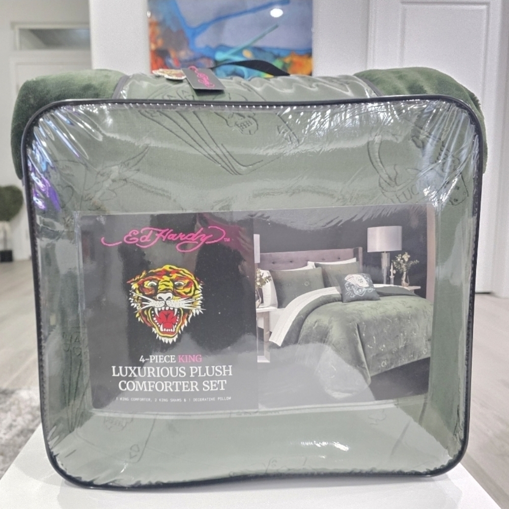 Ed Hardy KING 4 Piece Luxurious Dice Cards Embrossed Green Plush Comforter Set